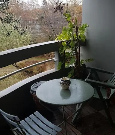 Appartement Tout Equipe Pour 4Per Parking Privatif Suresnes Exterior photo