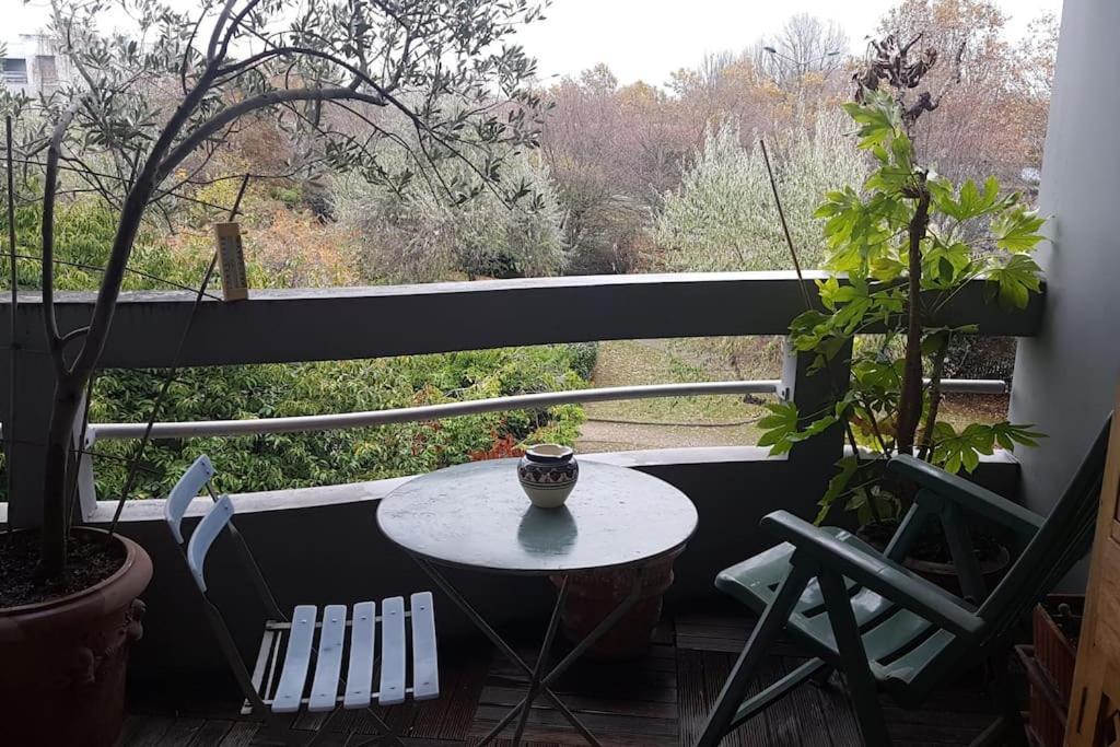 Apartment Equipe Pour 4per Parking Privatif Suresnes